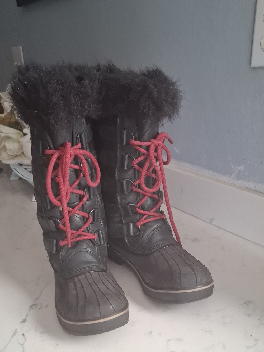 Sorel Waterproof Womens Black Winter Boots with Pink Laces and Faux-Fur Cuff
